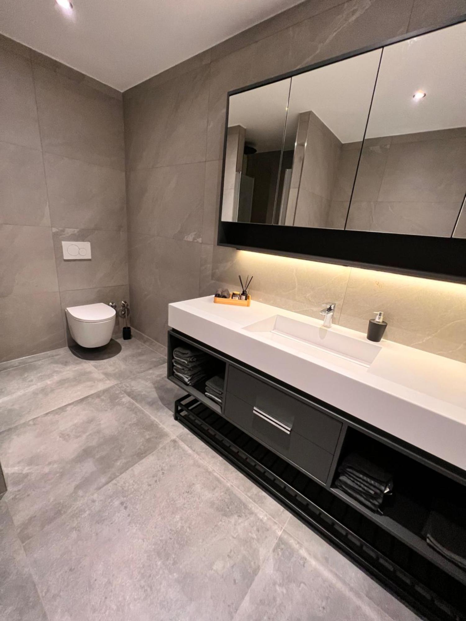 Neubau Maisonette 2,5 Apartment Monchengladbach